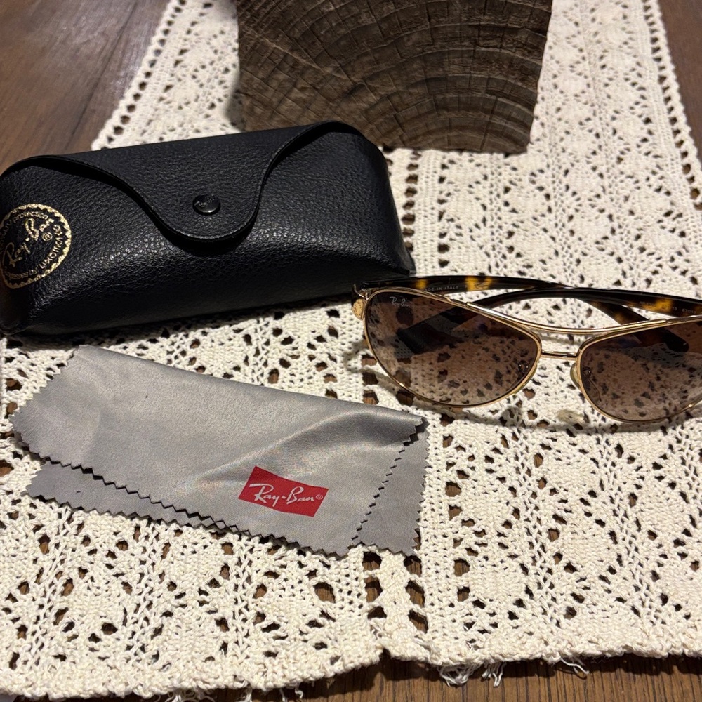 Ray-Ban Gold and Black Aviator Sunglasses